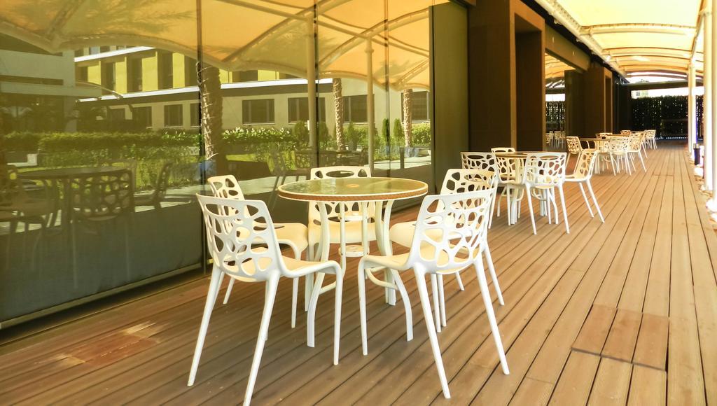 Look Royal Resort Chiayi City Exterior photo The Sky Bar