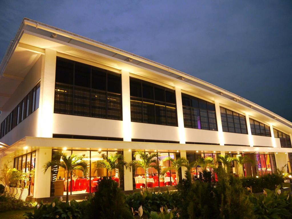 Look Royal Resort Chiayi City Exterior photo The 1950s-built, now-demolished, National Museum of Natural History