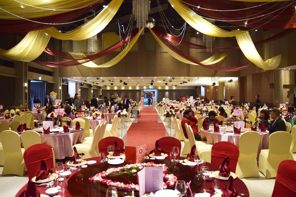Look Royal Resort Chiayi City Exterior photo A wedding reception at a hotel