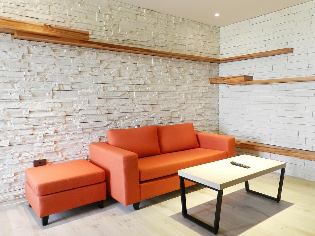 Look Royal Resort Chiayi City Exterior photo A modern sofa