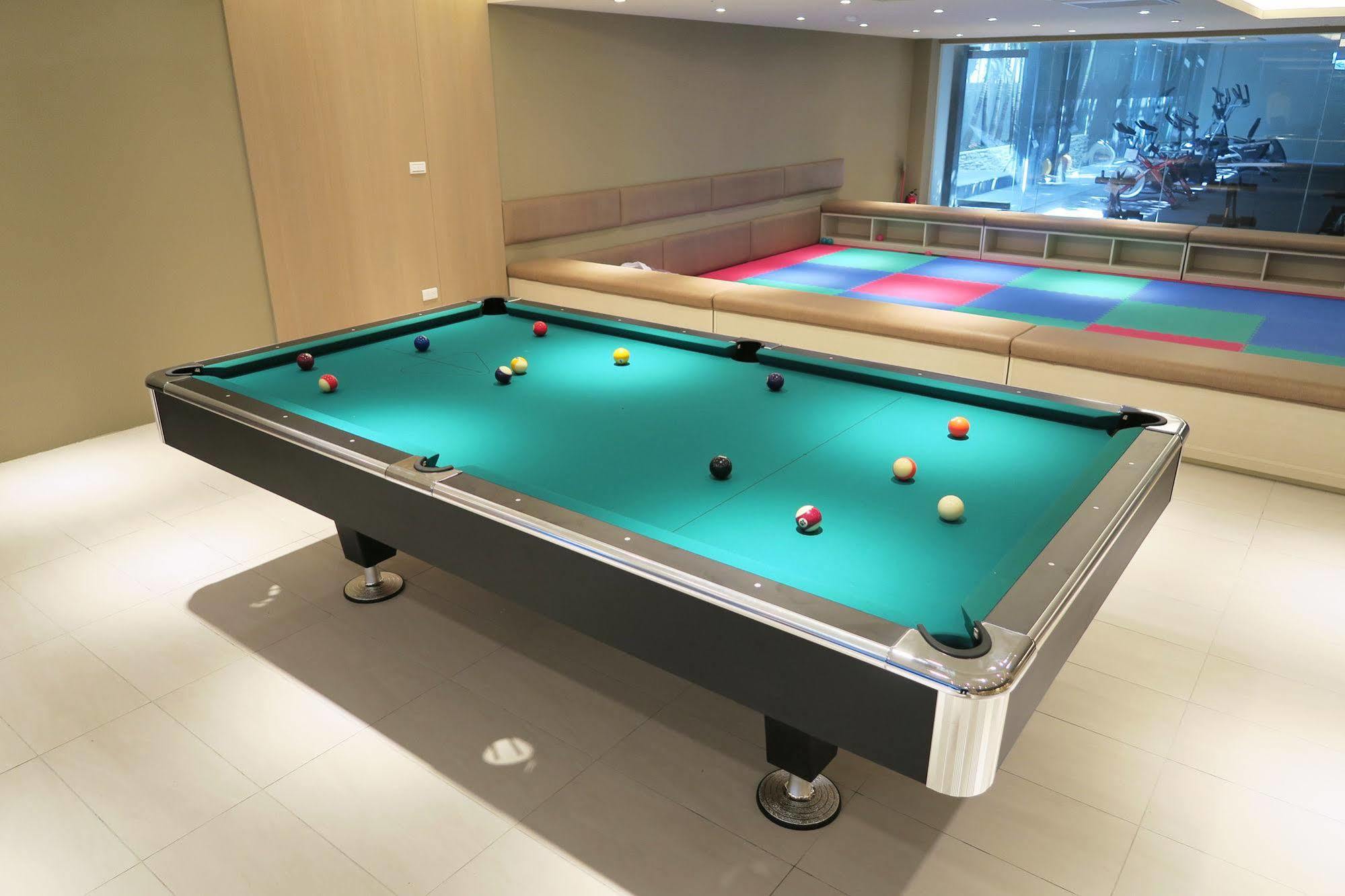 Look Royal Resort Chiayi City Exterior photo Pool table