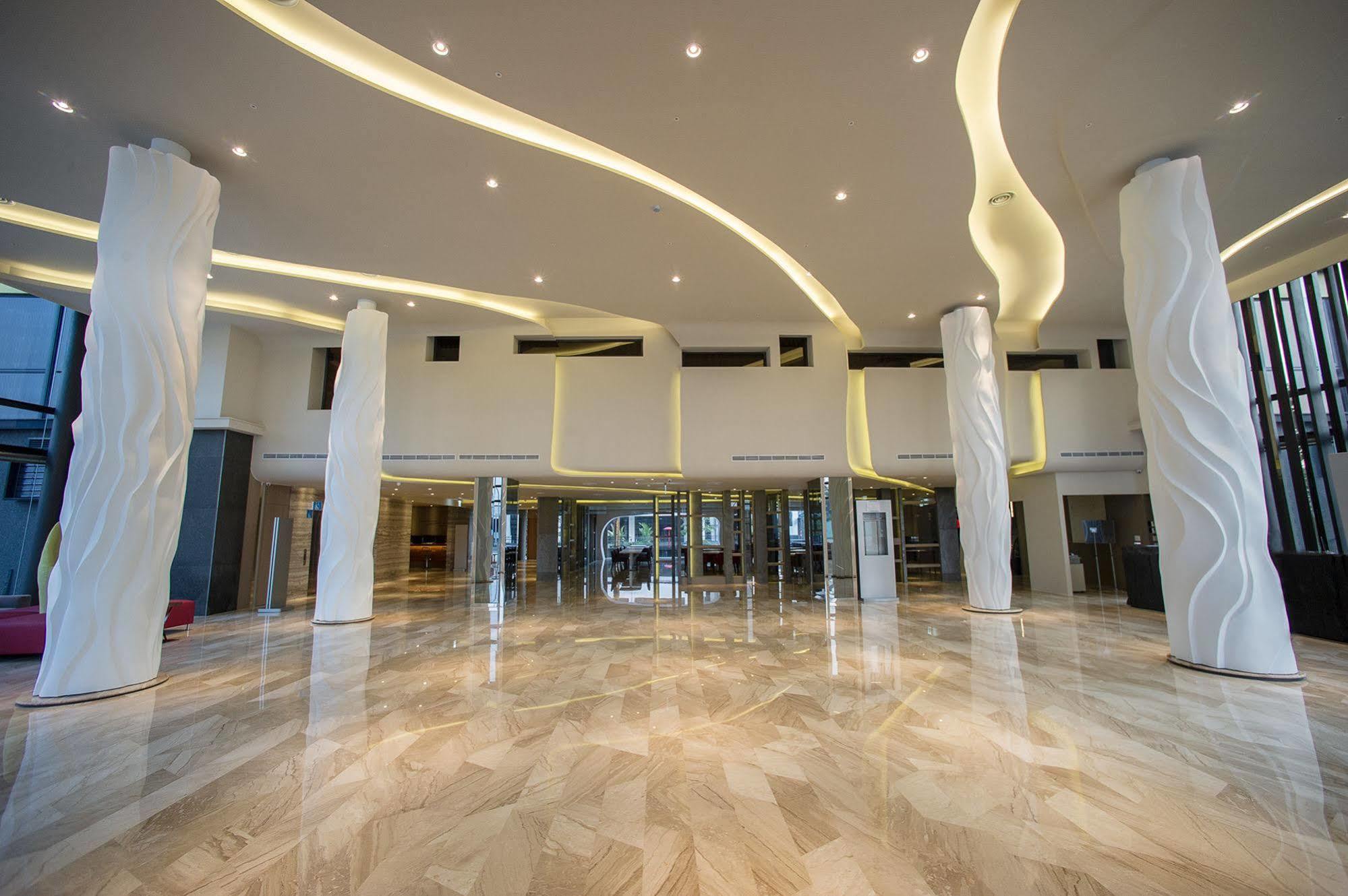 Look Royal Resort Chiayi City Exterior photo Lobby